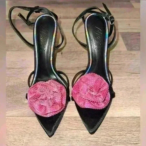 Liliana bling rose flower pointy sandals size 7 NWOT - Picture 3 of 5
